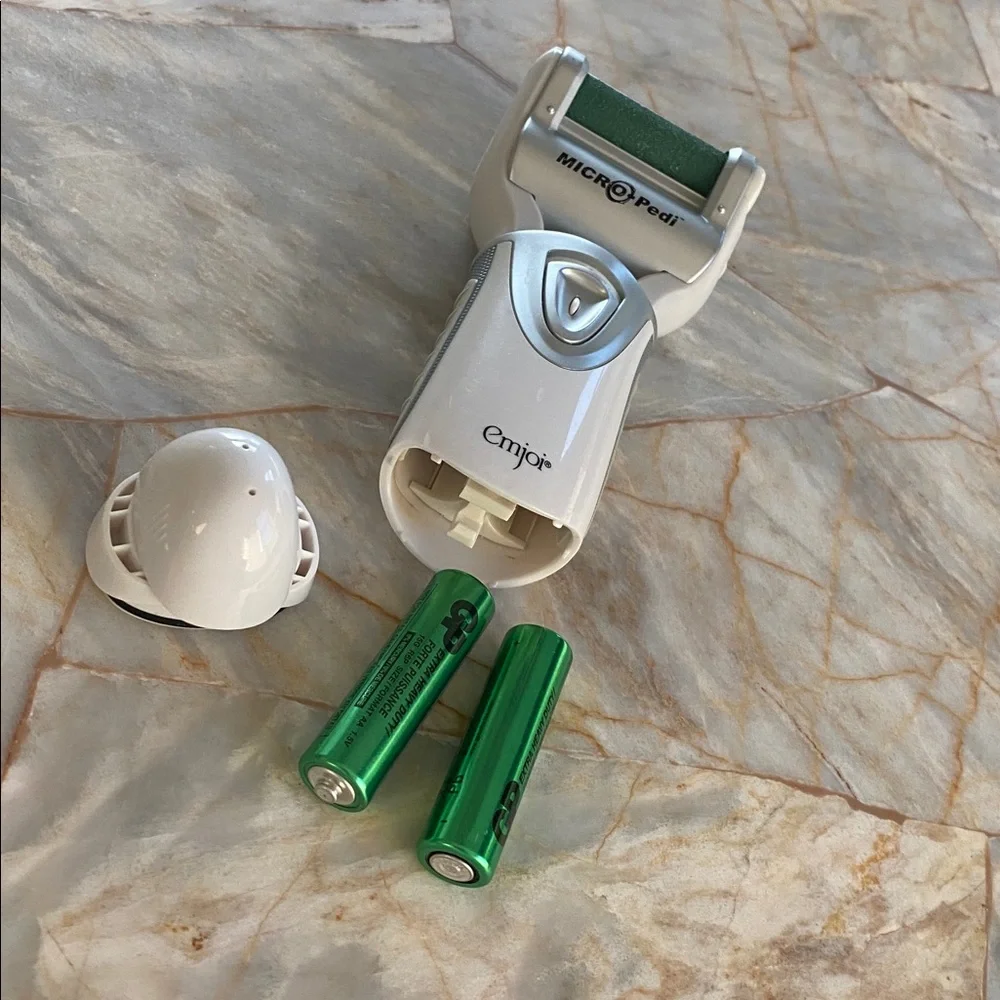 Micro-Pedi White‎ and Silver Callus Remover